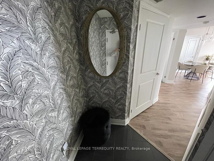 Property Photo:  28 Harrison Garden Boulevard 1911  ON M2N 7B5 
