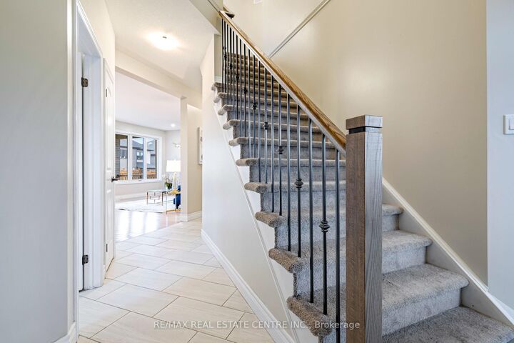 Property Photo:  15 Tindall Crescent  ON L9W 7R9 