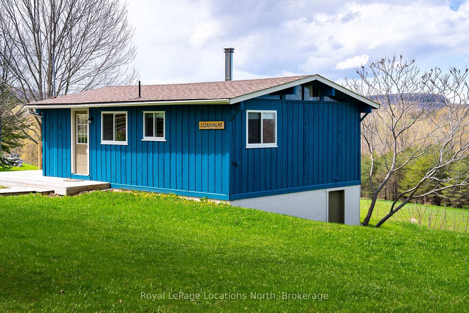 Property Photo:  8268 21/22 Nottawasaga Side Road  ON L0M 1H0 
