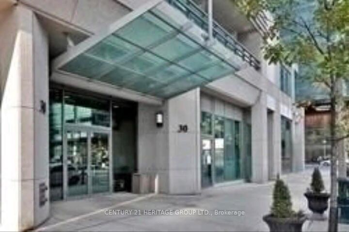 Property Photo:  30 Grand Trunk Crescent 3109  ON M5J 3A4 