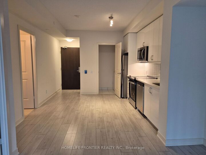 Property Photo:  4955 Yonge Street 1915  ON M2N 0L8 