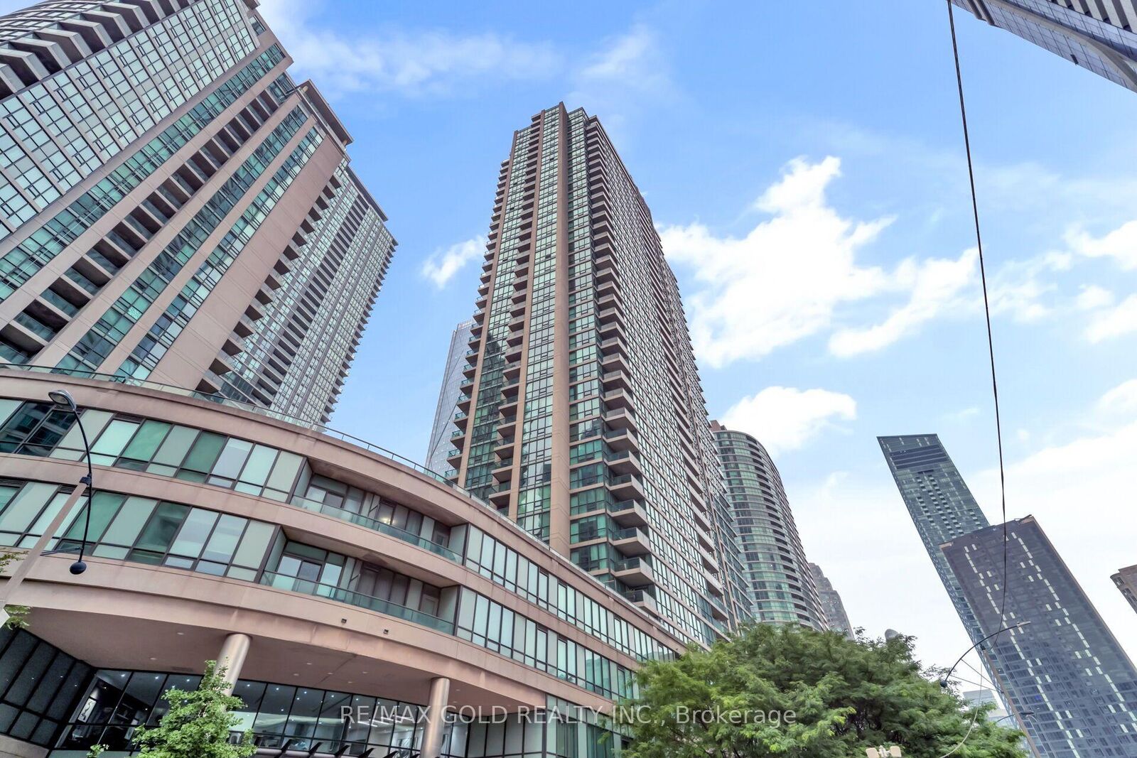 Property Photo: 16 Yonge Street 1808 ON M5E 2A1