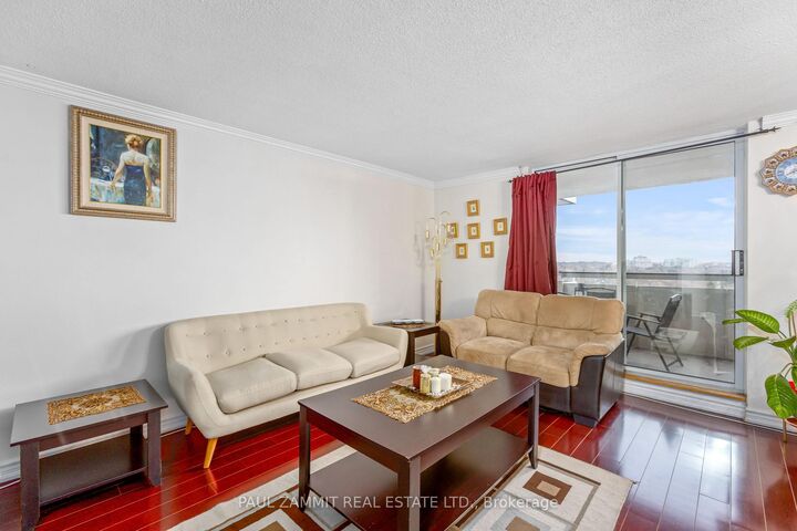 Property Photo:  80 Inverlochy Boulevard 1008  ON L3T 4P3 