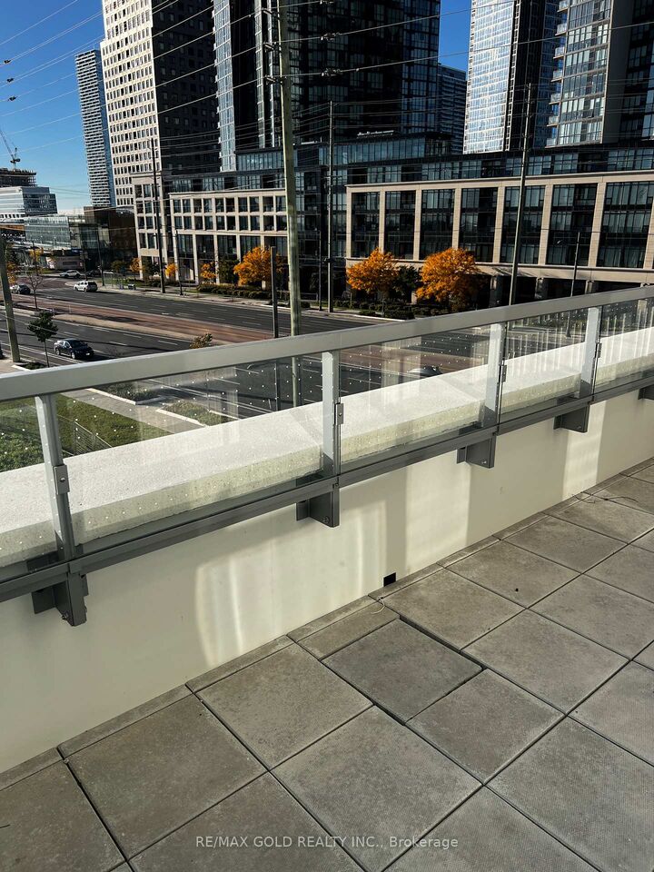Property Photo: 5 Meadowdale Road 312 ON L4K 0C7