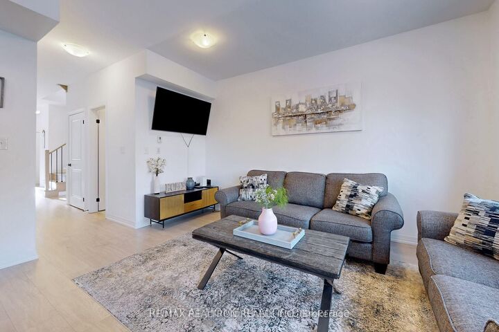 Photo de la propriété:  98 Fairlane Avenue  ON L9J 0M5 