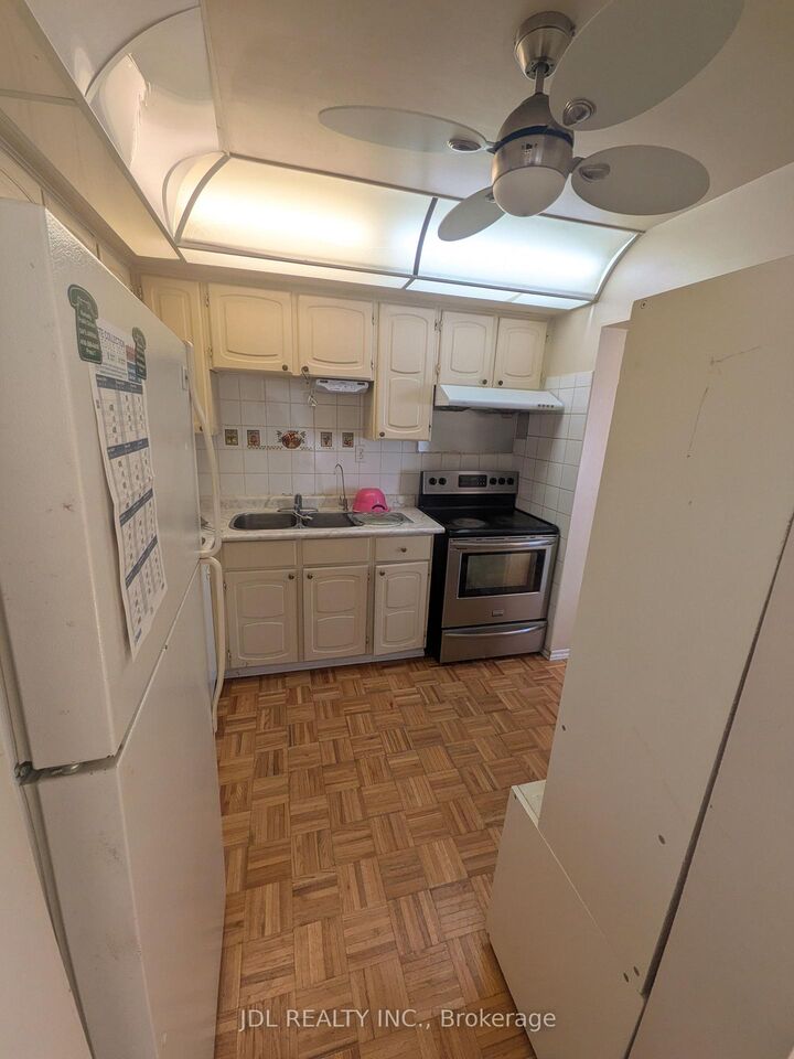 Property Photo:  110 Bellefontaine Street  ON M1S 4E6 