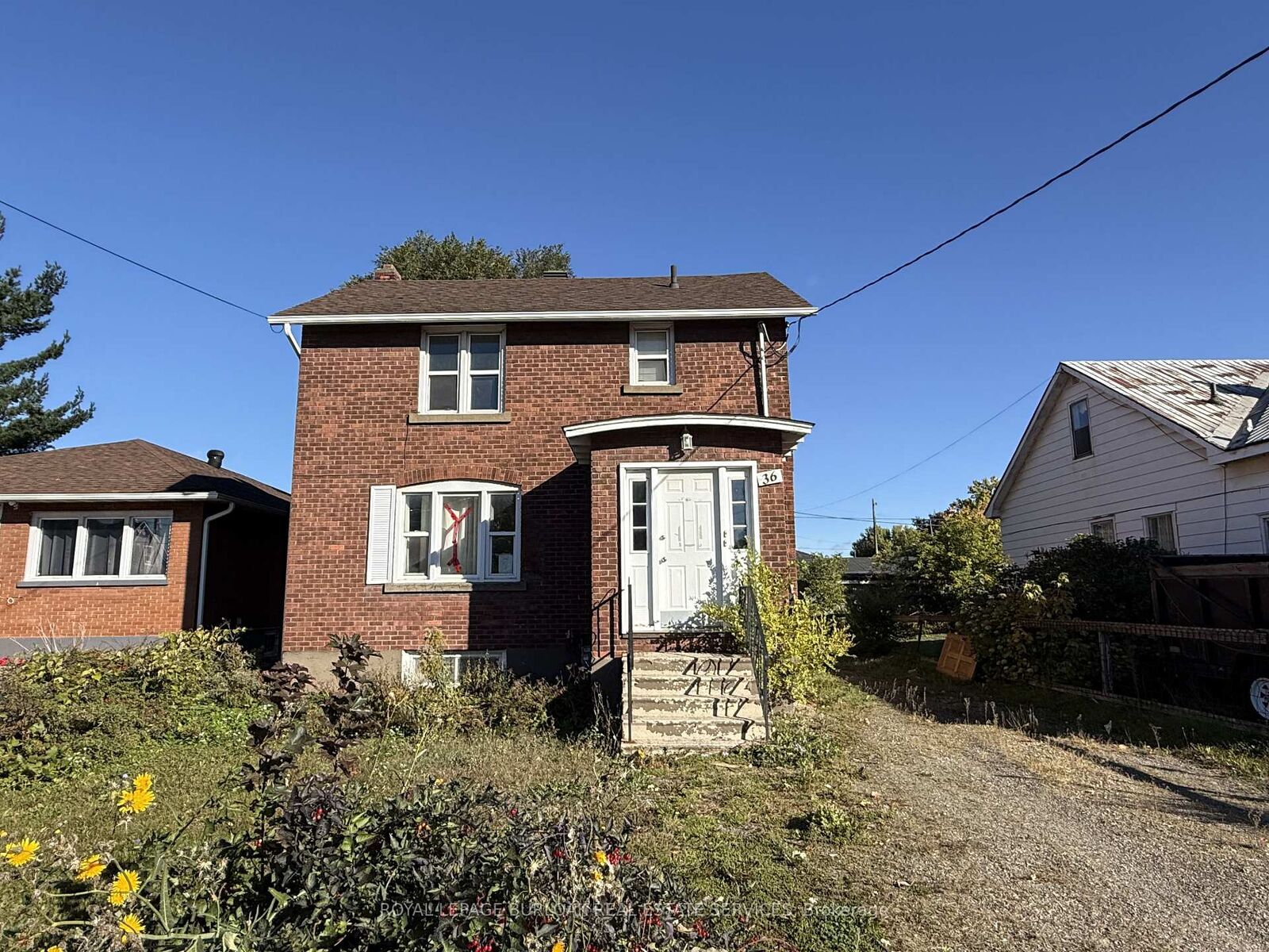 Property Photo: 36 Wallace Terrace W ON P6C 1K1