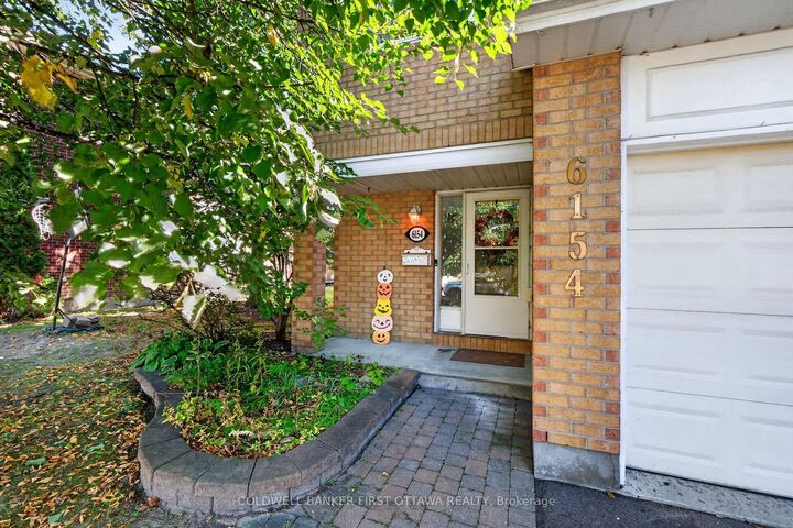 Property Photo:  6154 Oak Meadows Drive 17  ON K1C 7G7 