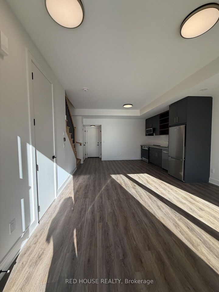 Property Photo:  270 Ellis Avenue  ON L2P 0G9 