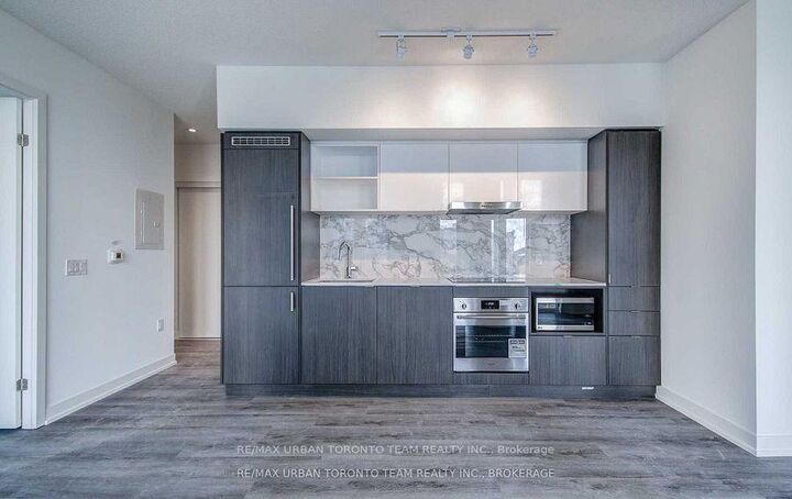 Property Photo:  138 Downes Street 807  ON M5E 0E4 