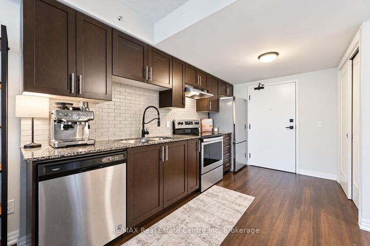 Property Photo:  104 Summit Ridge Drive 106  ON N1E 0R5 