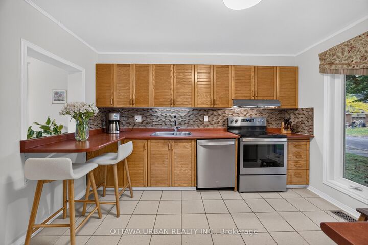 Property Photo:  6057 Willowbark Drive  ON K1C 5T5 