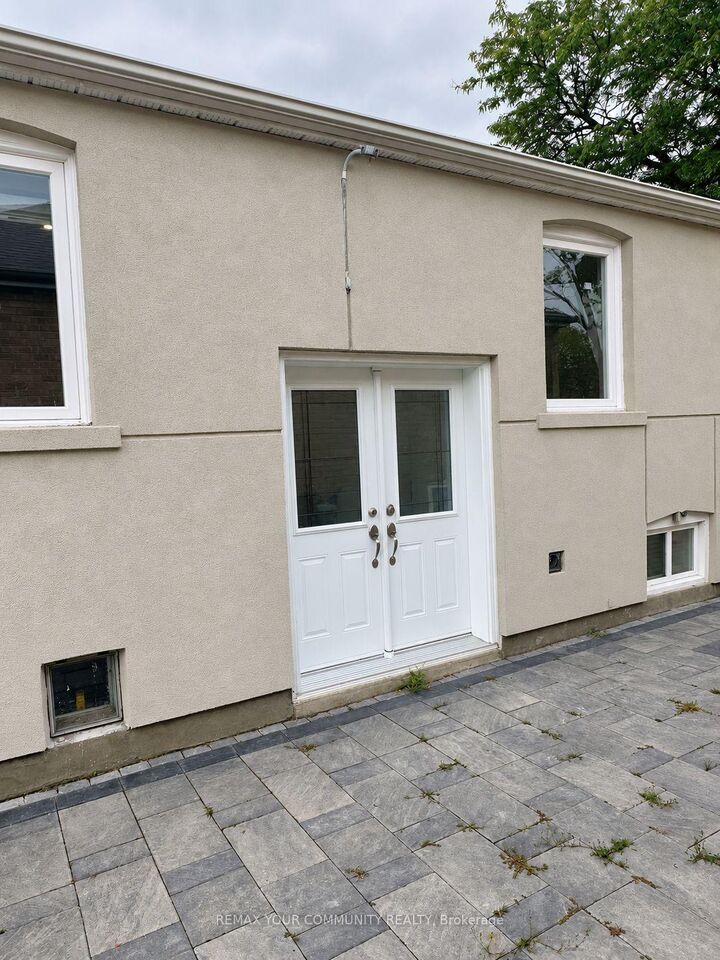 Property Photo:  100 Ellington Drive Lower  ON M1R 3Y1 