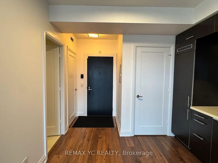 Property Photo:  5 Sheppard Avenue E 2118  ON M2N 2Z8 