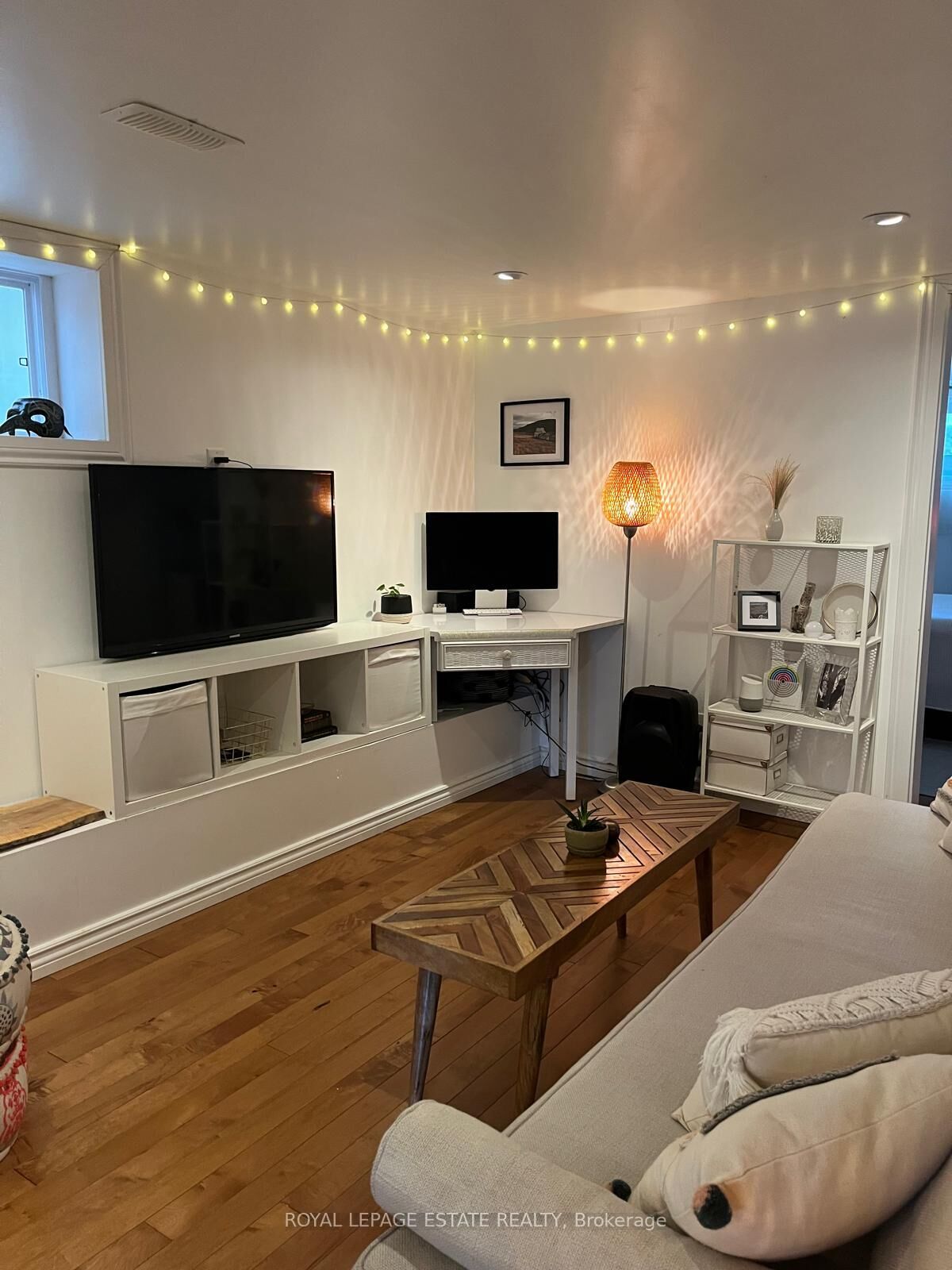 Property Photo:  92 Kenilworth Avenue  ON M4L 3S5 