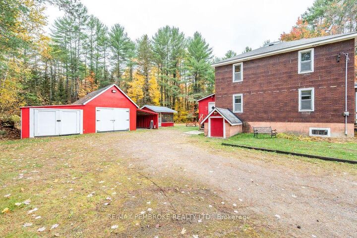 Property Photo:  40513 17 Highway  ON K0J 2K0 