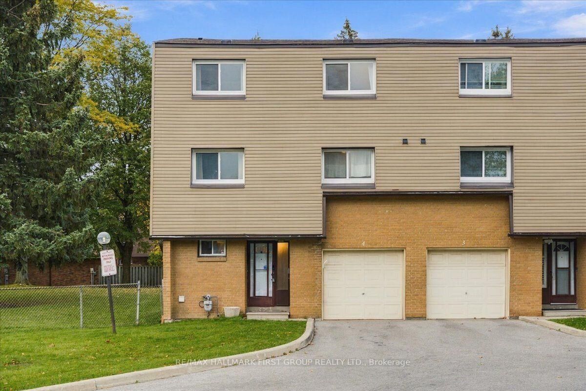 Property Photo:  1415 Fieldlight Boulevard 4  ON L1V 2S3 