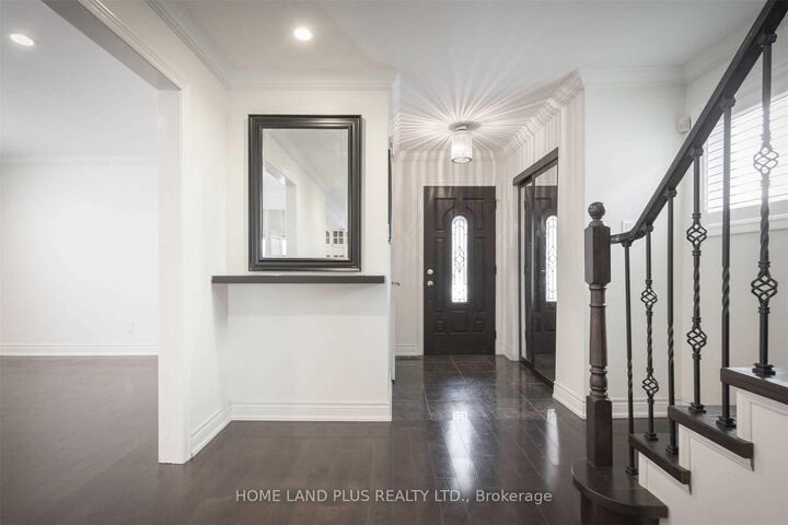 Property Photo: 31 Nightstar Drive ON L4C 8K2