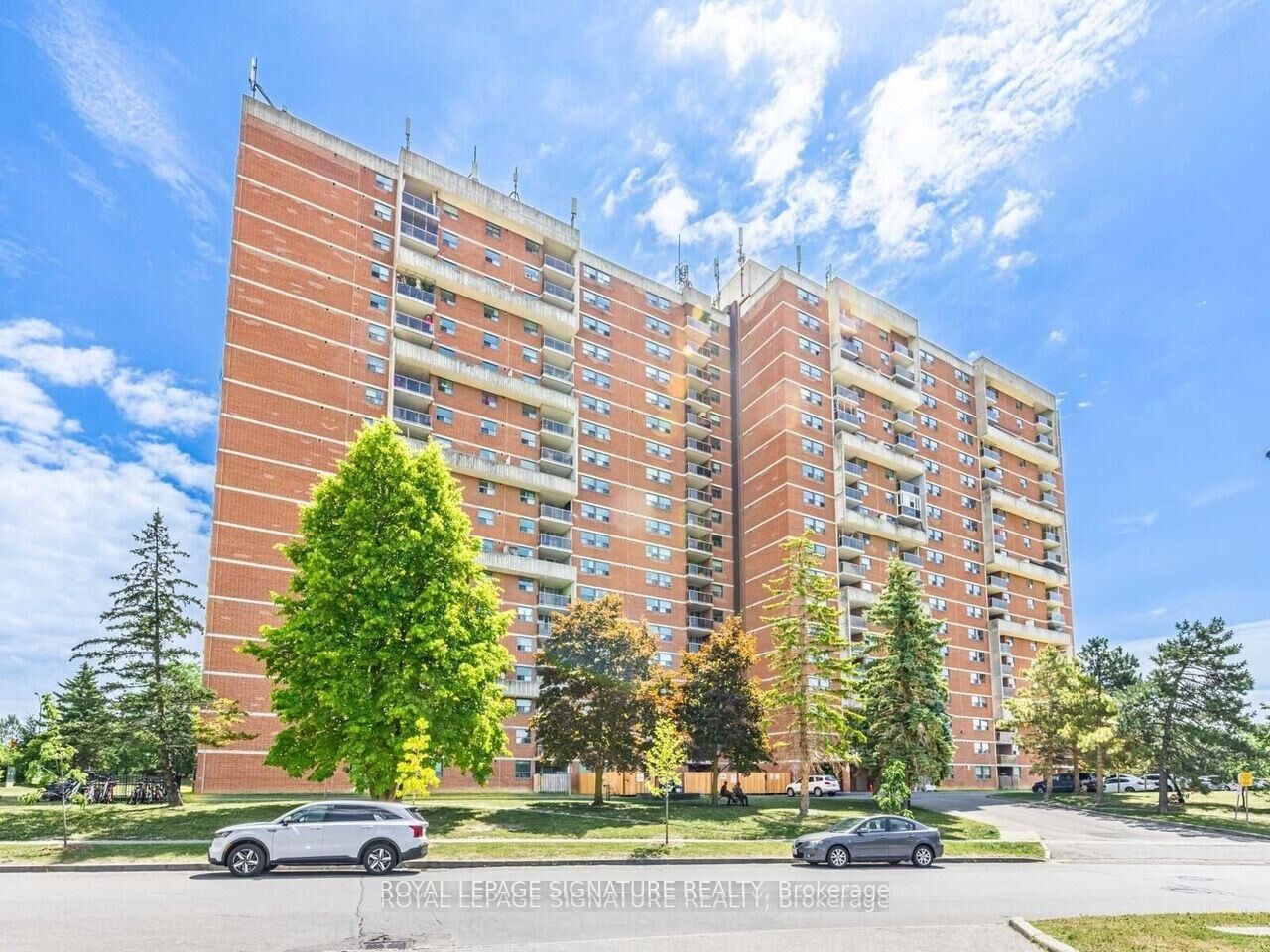 Property Photo:  100 Wingarden Court 1711  ON M1B 2P4 