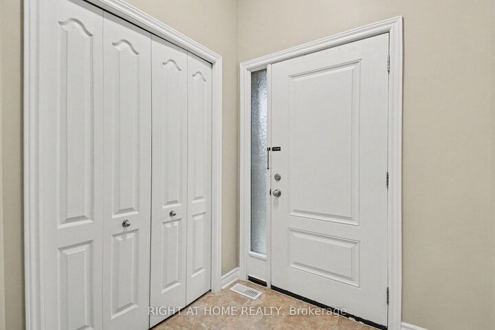 Property Photo:  998 Bunchberry Way  ON K1T 0L6 
