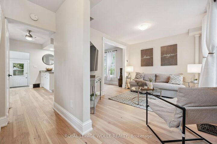 Property Photo:  132 Perth Street  ON N5A 3Y2 