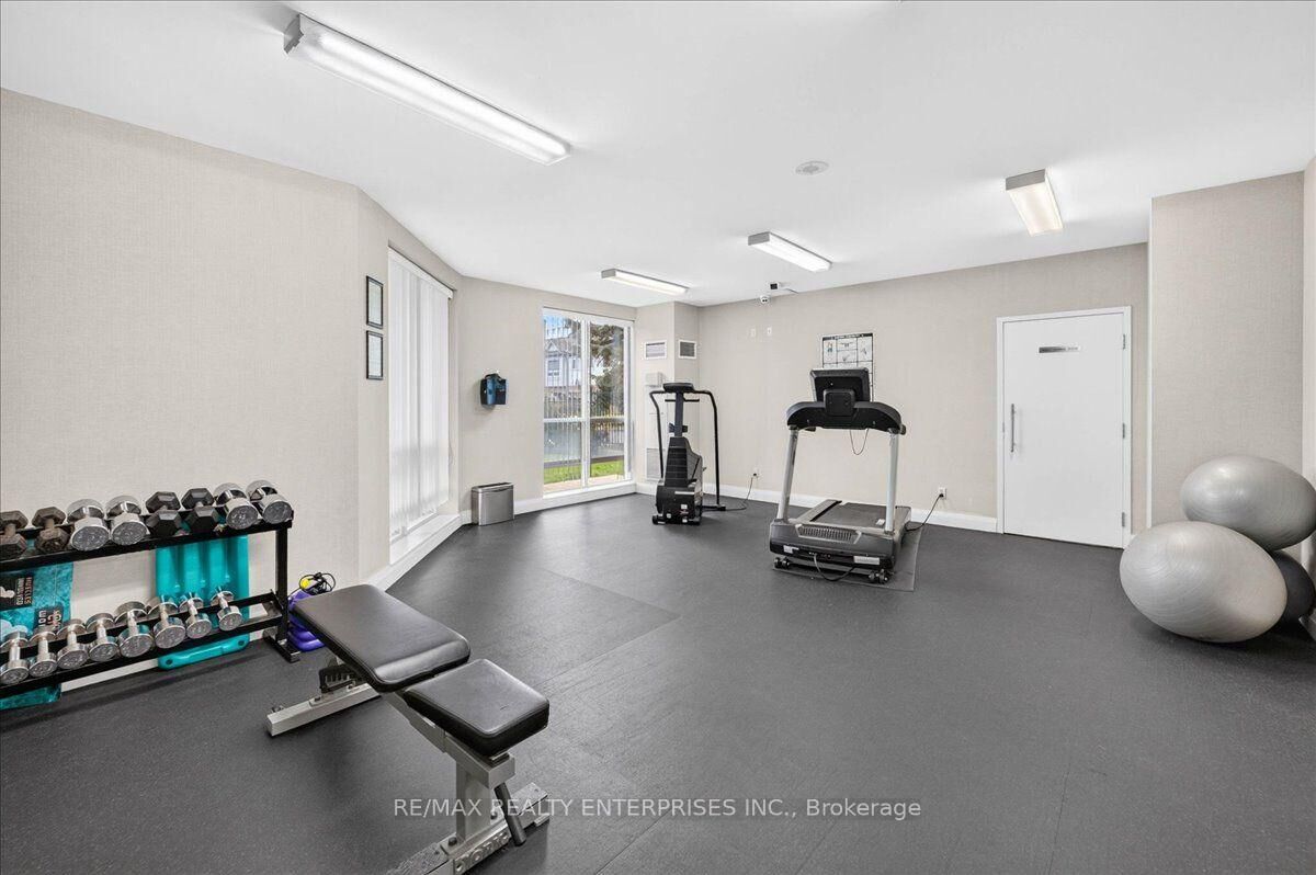 Property Photo:  1150 Parkwest Place 403  ON L5E 3K4 