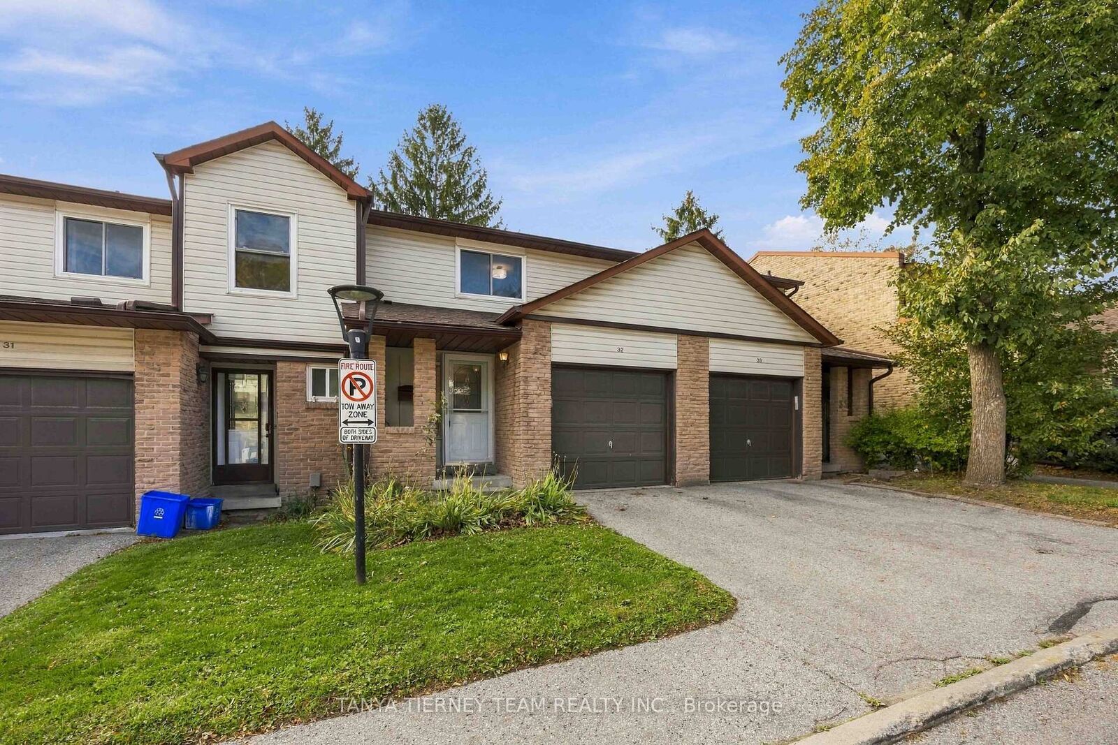 Property Photo:  1330 Trowbridge Drive 32  ON L1G 7L1 