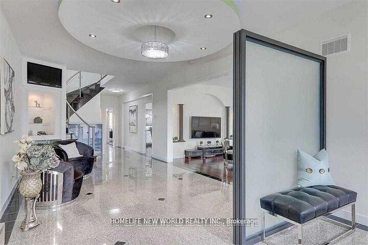 Property Photo:  30 Rural Avenue # Upper-2  ON M1S 2C9 