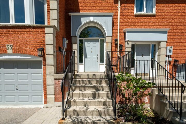 Property Photo:  80 McCallum Drive 35  ON L4C 9X5 