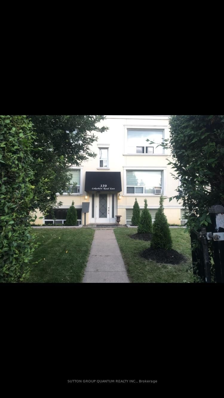 Property Photo: 339 Lakeshore Road E #2 ON L5G 1E7