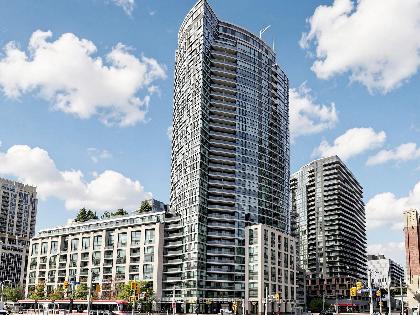 Property Photo:  600 Fleet Street 2508  ON M5V 1B7 