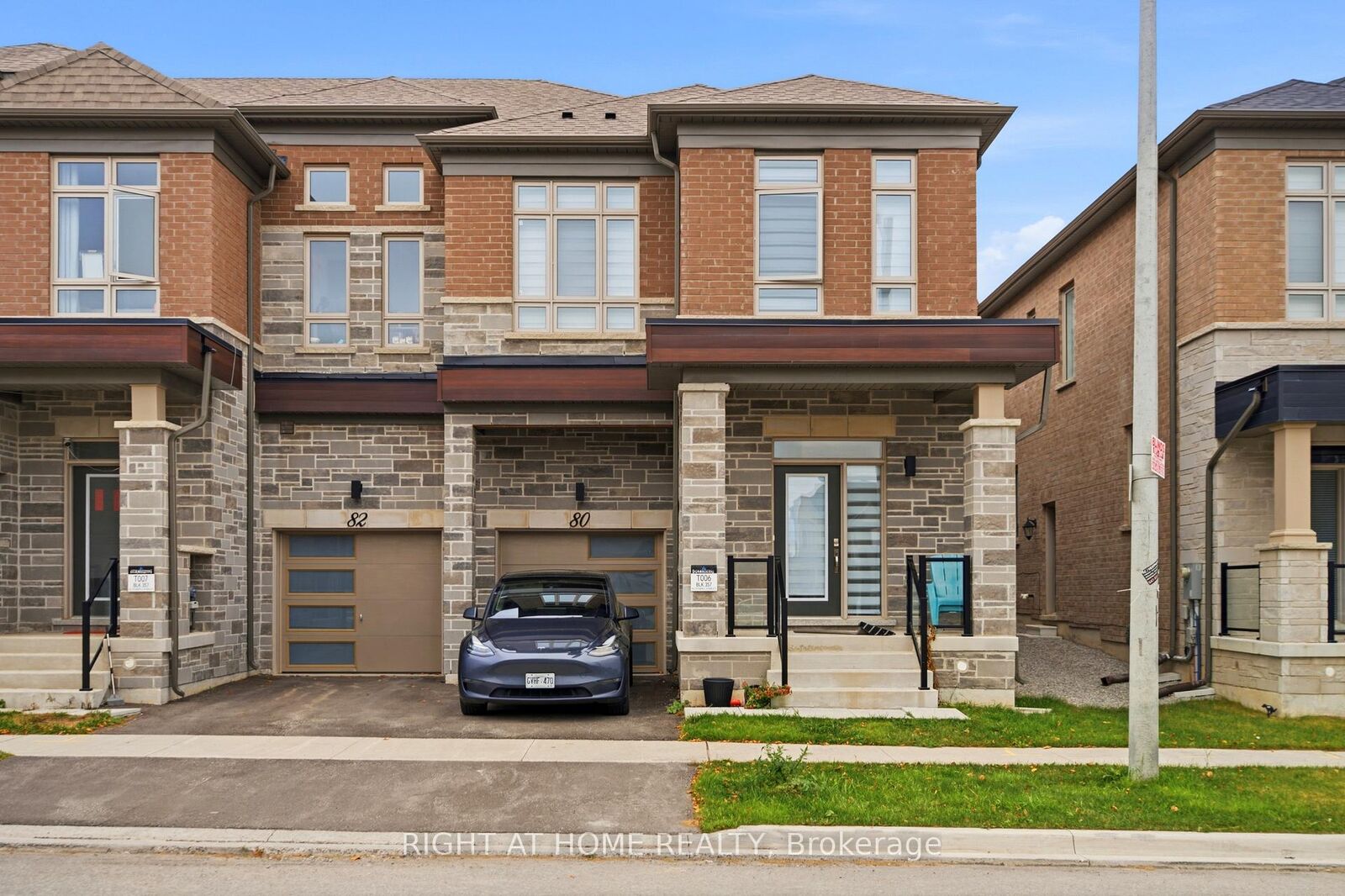 Property Photo:  80 Tempel Street  ON L4E 1K6 
