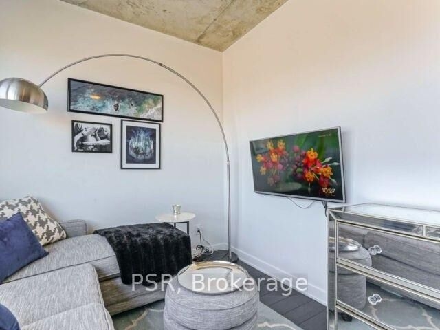 Property Photo:  400 Wellington Street W 902  ON M5V 0B5 