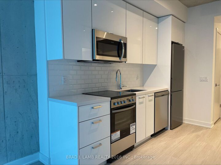 Property Photo: 284 King Street E 1801 ON M5A 1K4