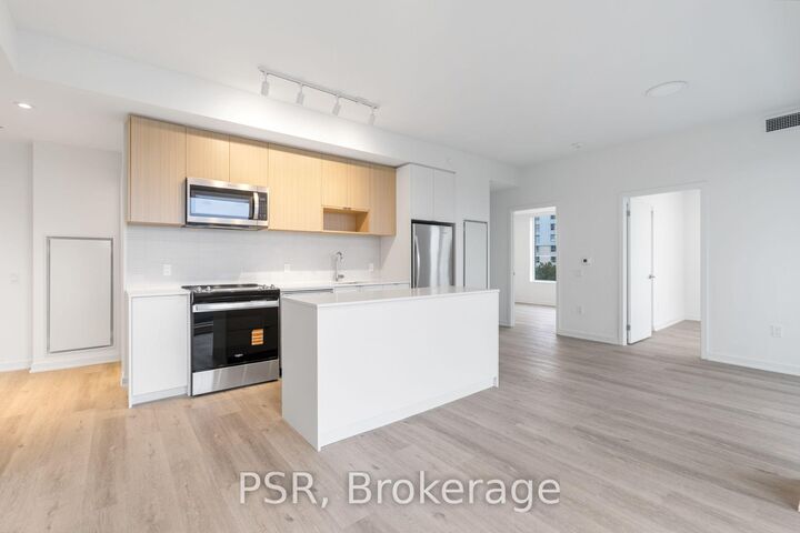Property Photo:  4365 Bloor Street W 409  ON M9C 1R3 