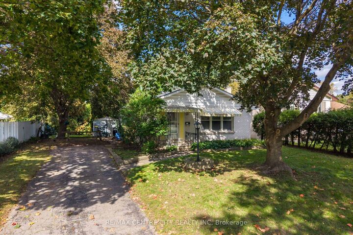 Photo de la propriété:  740 Dunboyne Crescent  ON N5X 1Y1 
