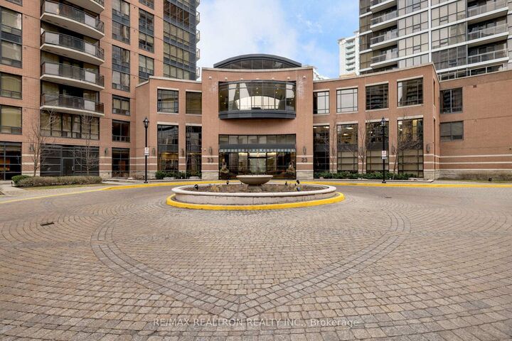 Property Photo:  33 Sheppard Avenue E 3401  ON M2N 7K1 