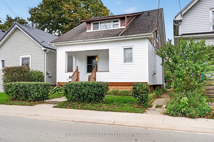 Property Photo:  44 Lowell Avenue  ON L2R 2E1 