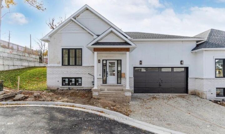 Property Photo:  8 Santa Barbra Lane  ON L7G 0P7 