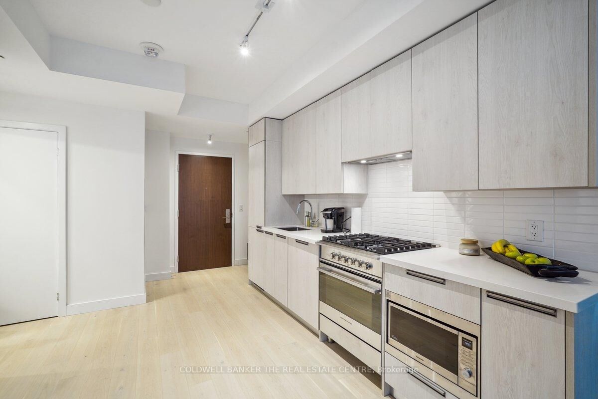 Property Photo:  160 Kingsway Crescent 307  ON M8X 0B5 