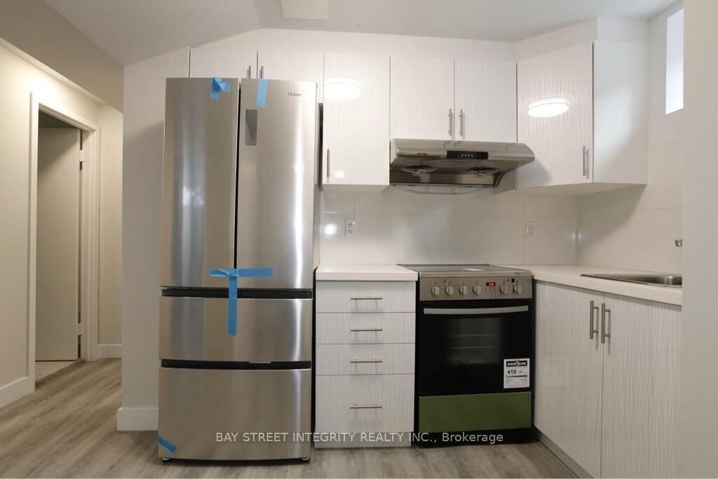 Property Photo:  87 Tulane Crescent  ON M3A 2C2 