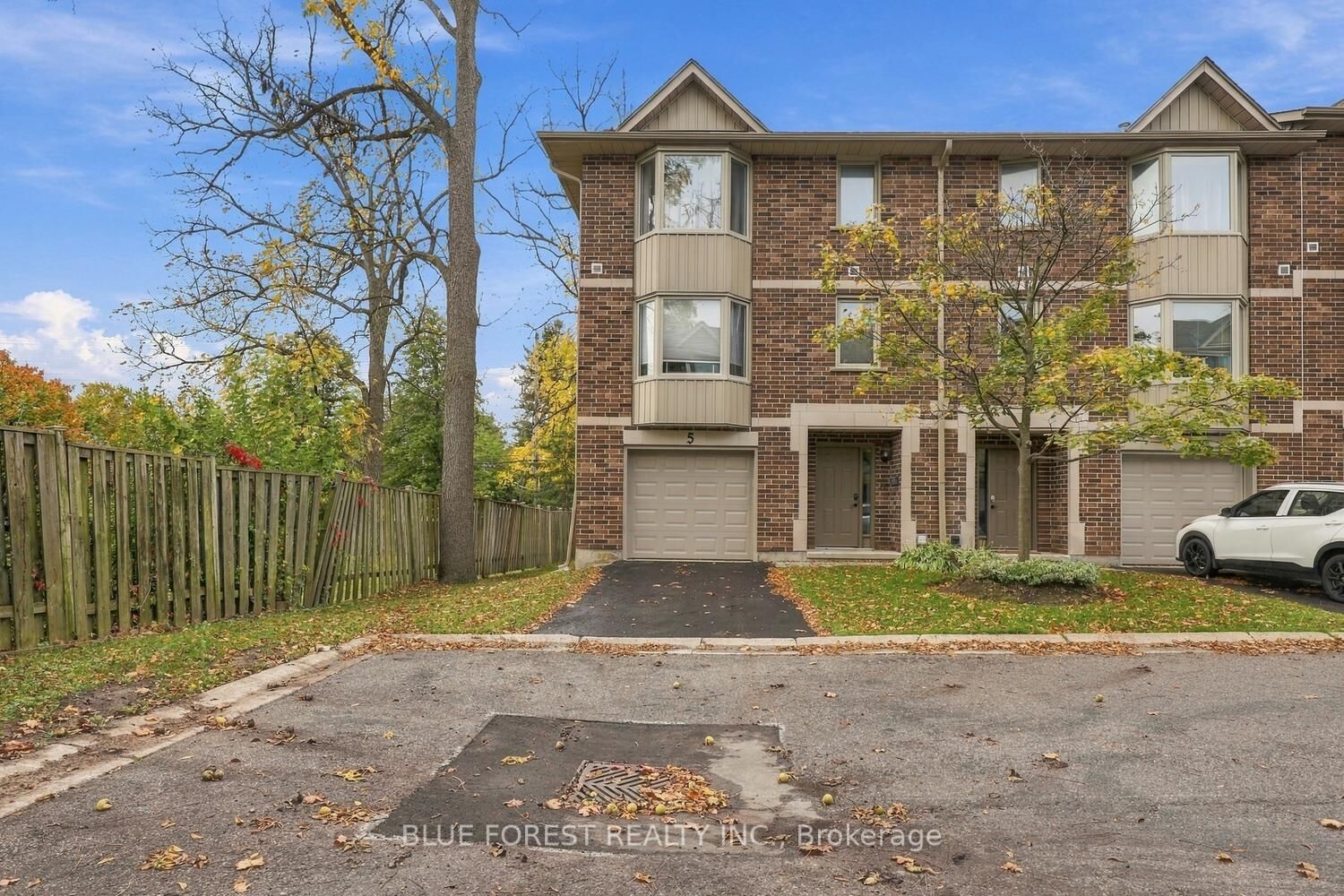 Property Photo:  1548 Richmond Street 5  ON N6G 4W7 