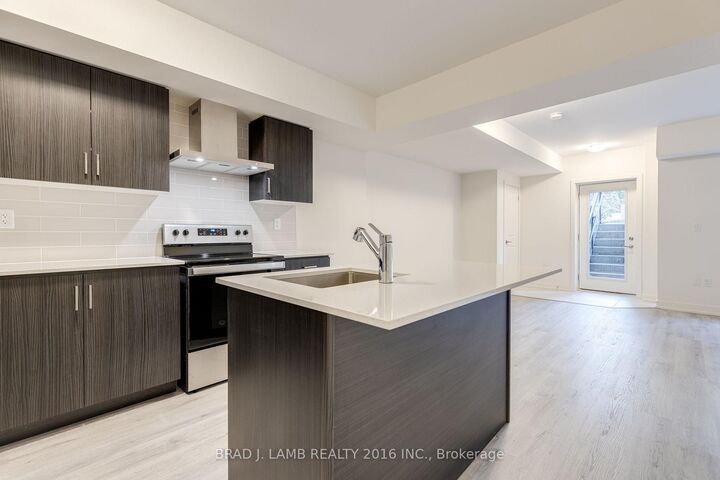 Property Photo:  58 Elizabeth Street S 2106  ON L4C 5W2 