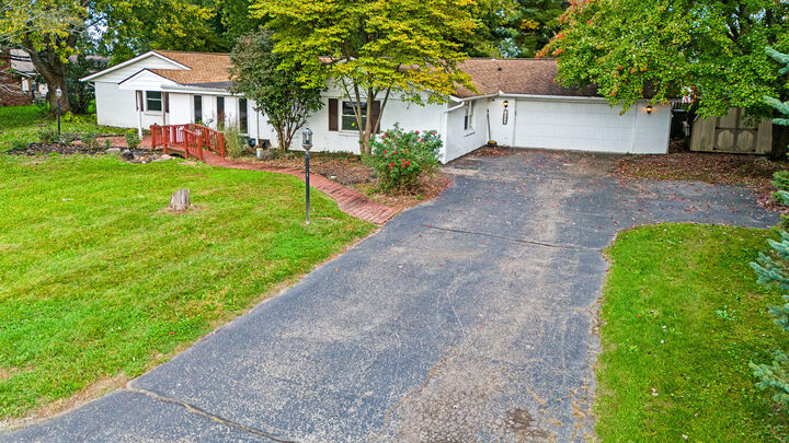 Property Photo: 5625 Bradley Drive OH 45371