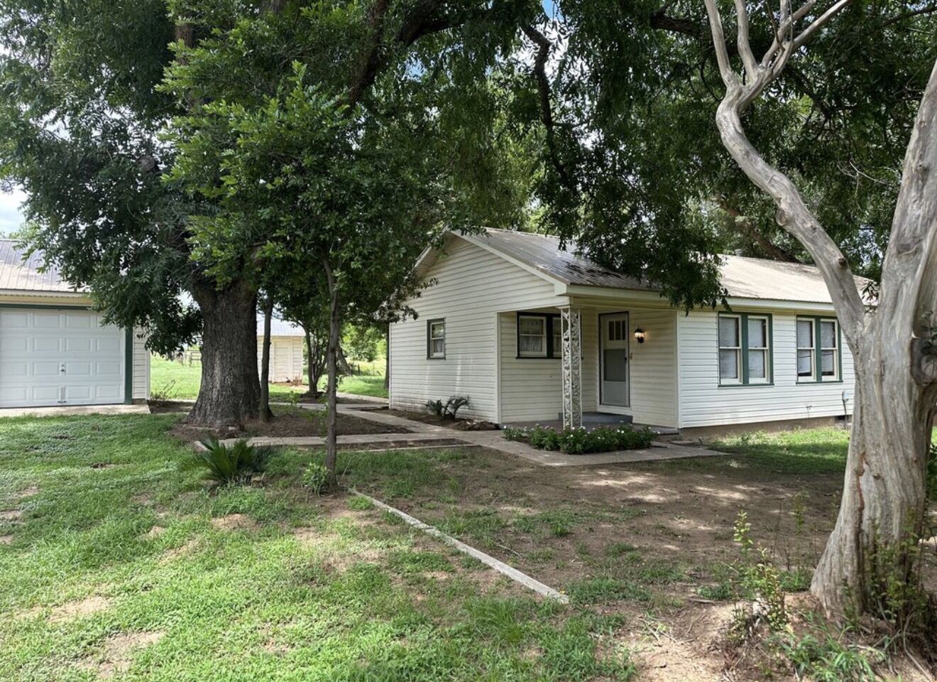 Property Photo:  4764 W US Highway 79  TX 76567 