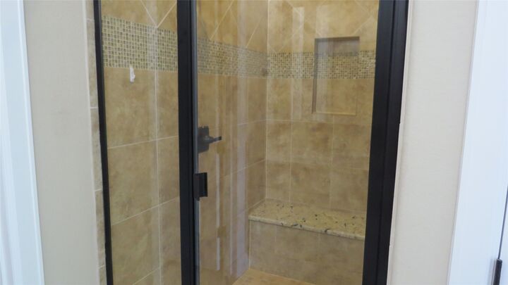 Property Photo:  