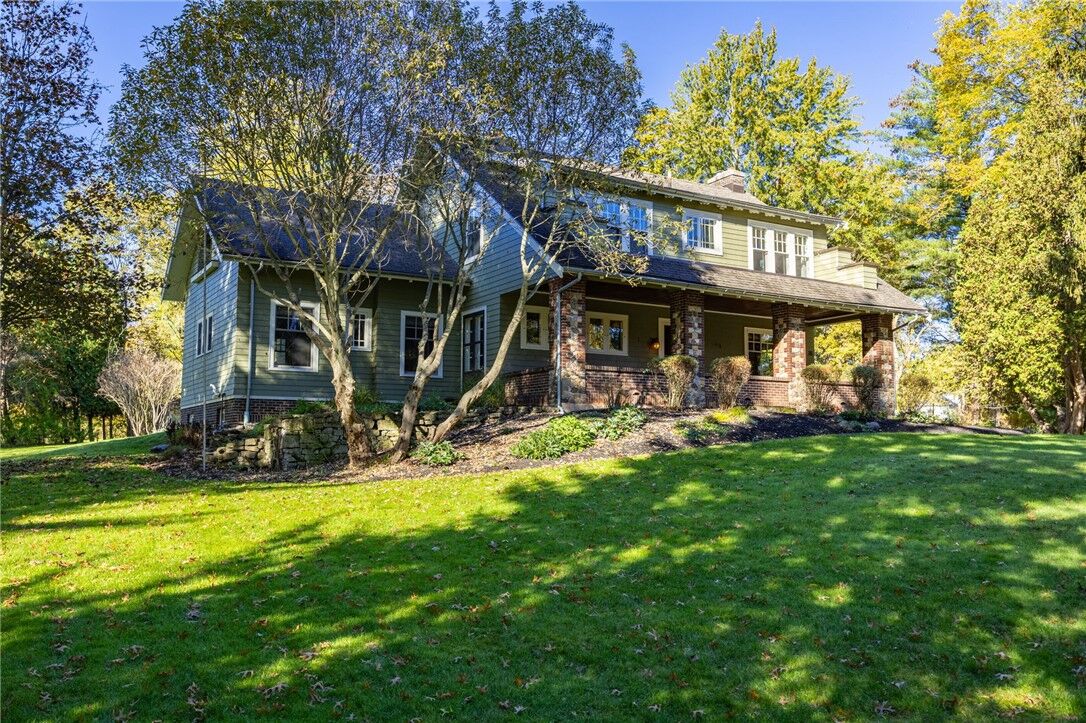 Property Photo:  35 Long Meadow Circle  NY 14534 
