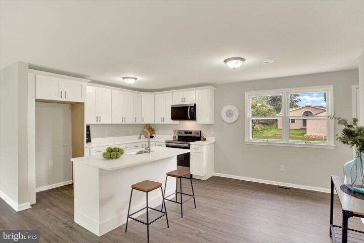 Property Photo: 1331 S Duke Street PA 17078