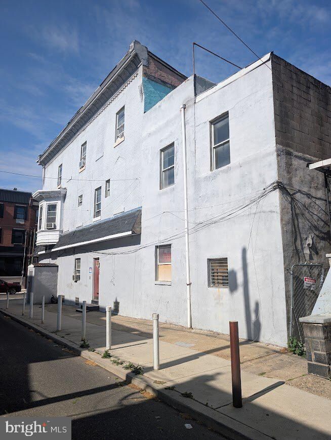 Property Photo:  1423 Tasker Street  PA 19145 