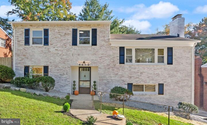Property Photo: 4612 9th Street S VA 22204